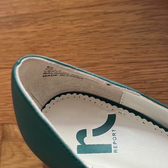 Never worn green Report wedge size 6. Excellent condition. Peep toe - Picture 5 of 5